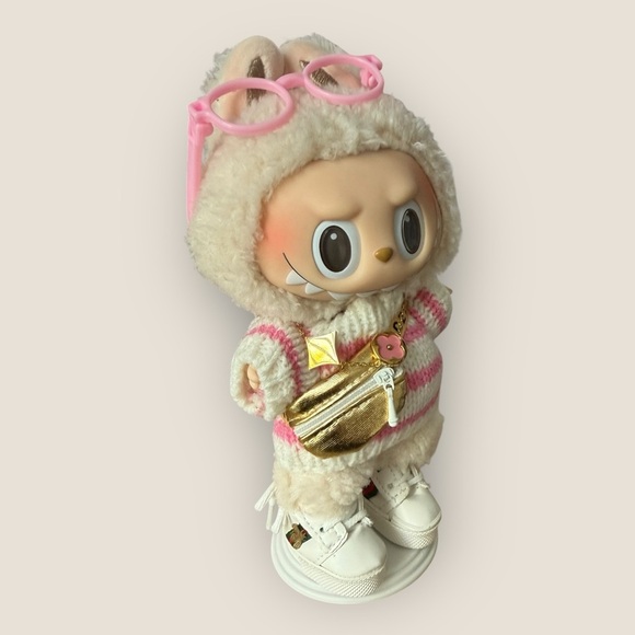 Labubu Outfit Set – Pink Striped Sweater Look with Accessories - Picture 7 of 10